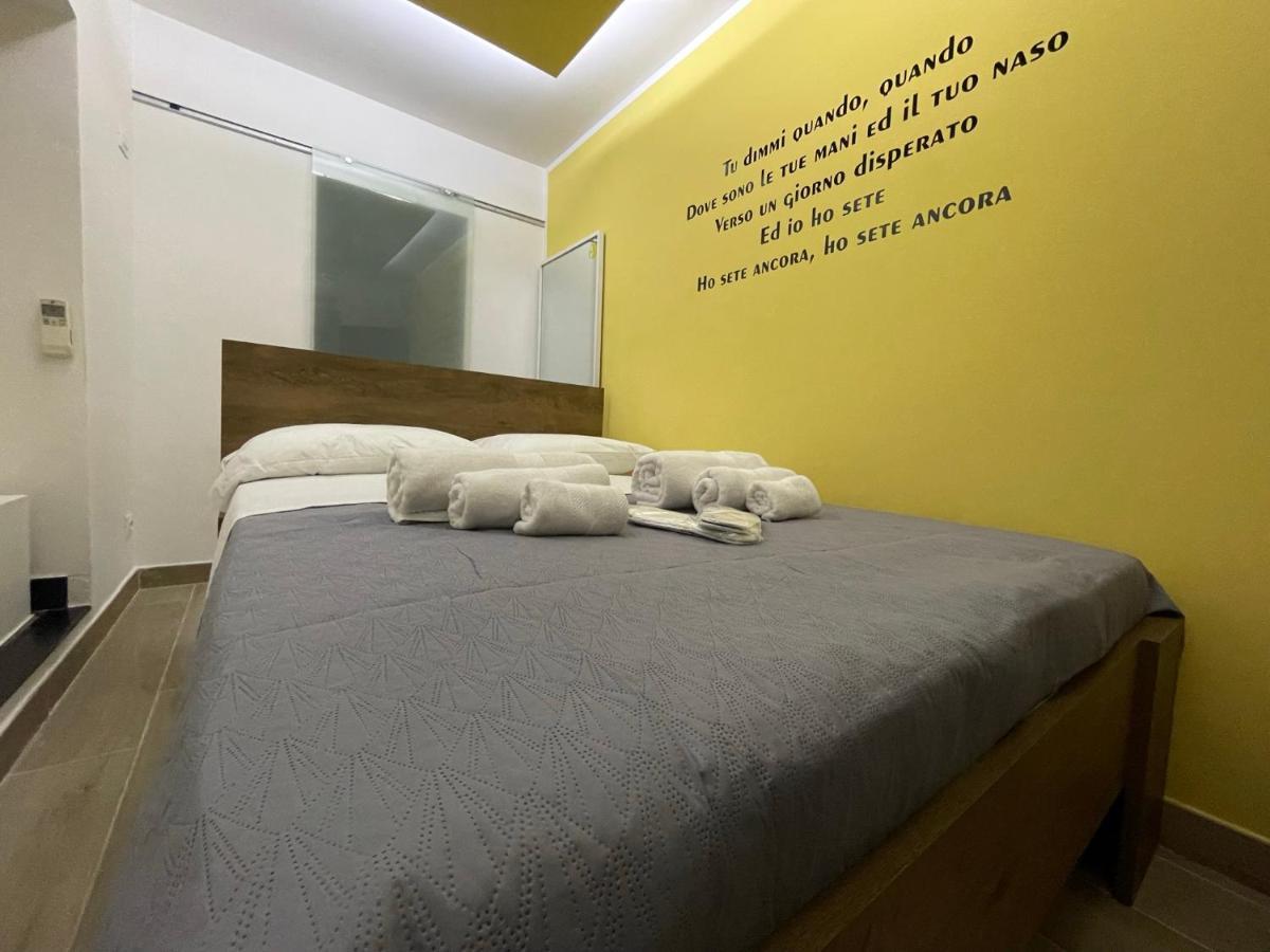 Yes I Know My Room - Mini Room Martiri Nápoles Exterior foto